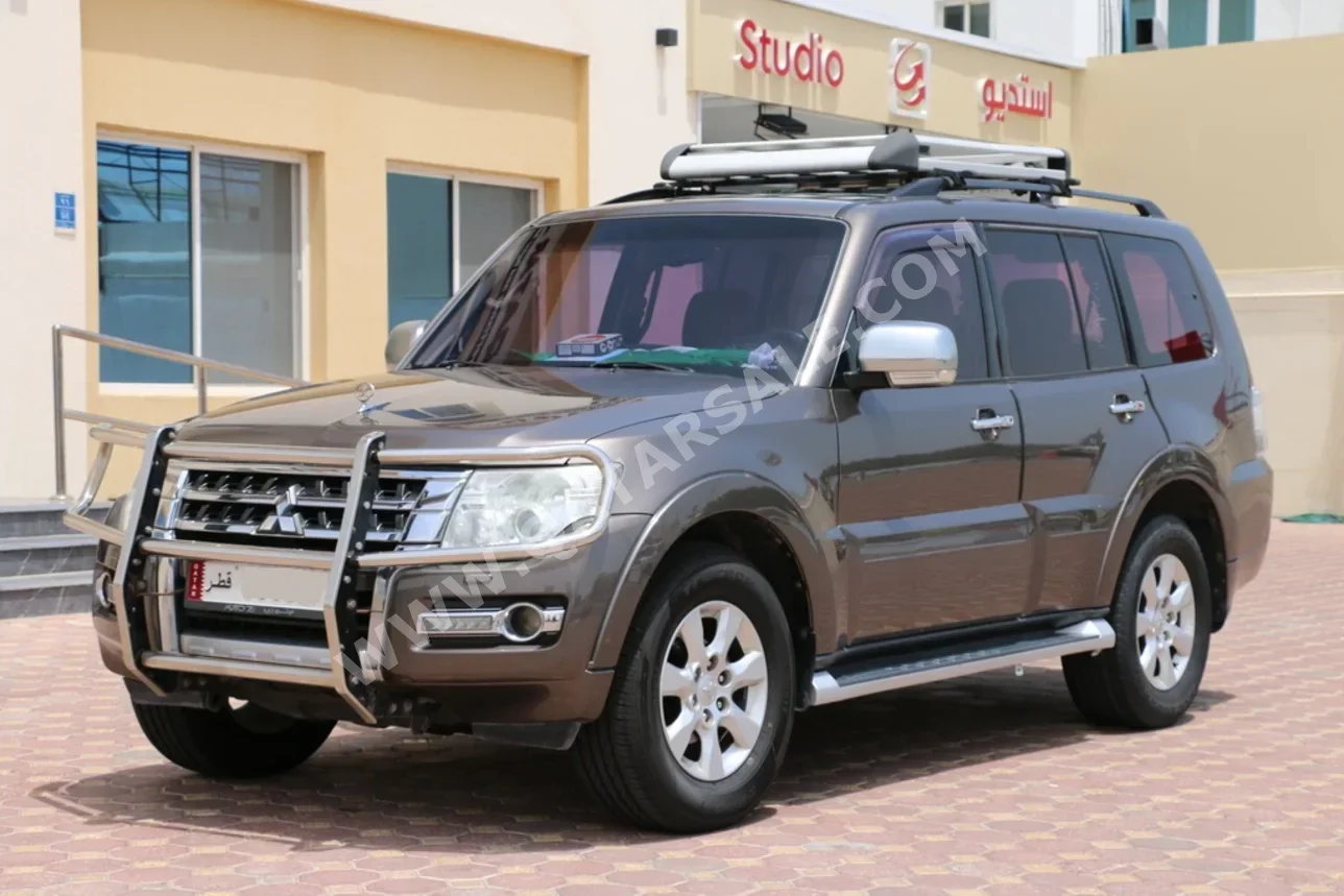 Mitsubishi  Pajero  GLS  2016  Automatic  137,000 Km  6 Cylinder  Four Wheel Drive (4WD)  SUV  Gray