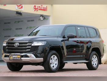تويوتا  لاند كروزر  جي اكس  2025  اوتوماتيك  18,000 كم  6 سلندر  دفع رباعي  اس يو في  أسود  تحت الضمان