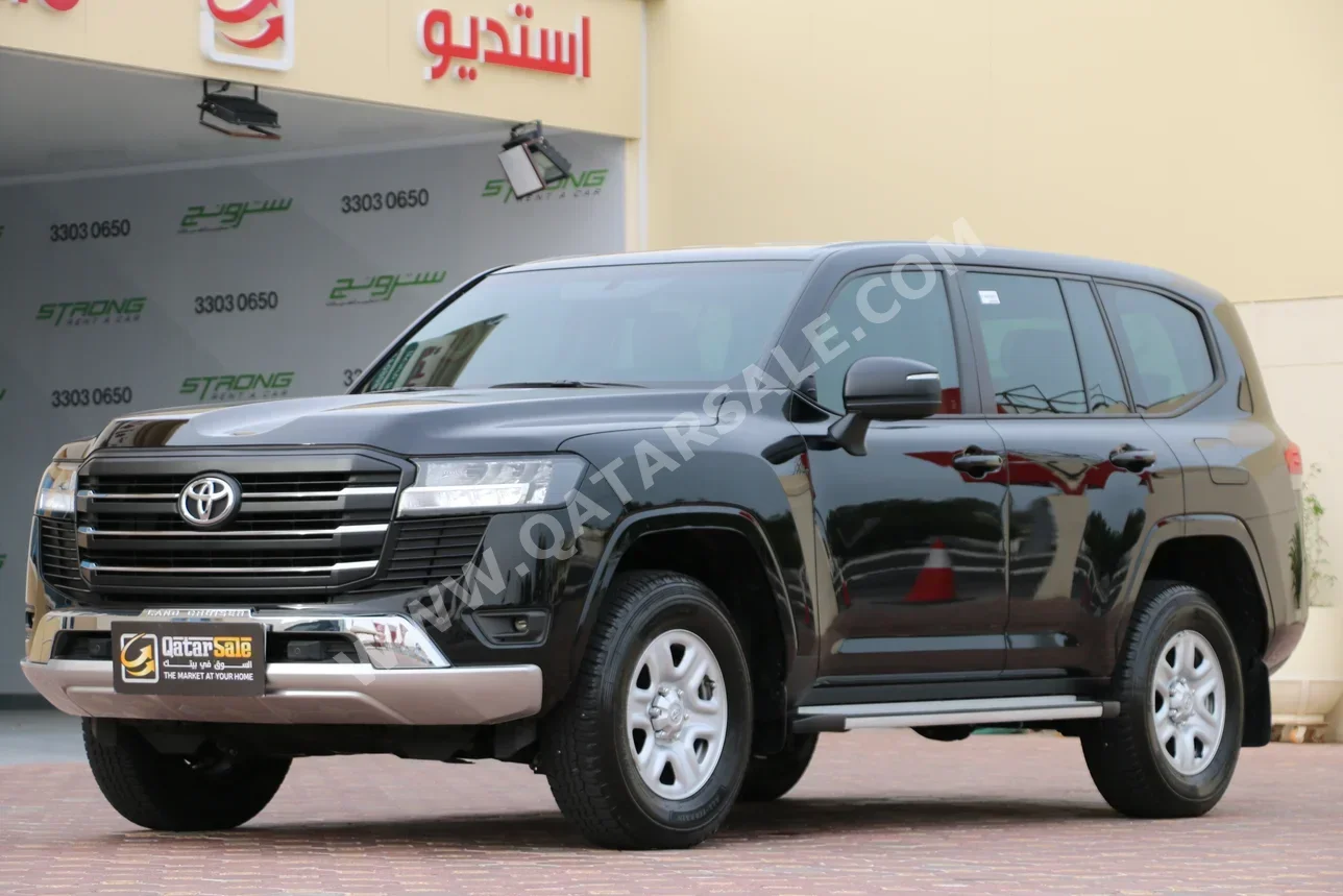 تويوتا  لاند كروزر  جي اكس  2025  اوتوماتيك  18,000 كم  6 سلندر  دفع رباعي  اس يو في  أسود  تحت الضمان