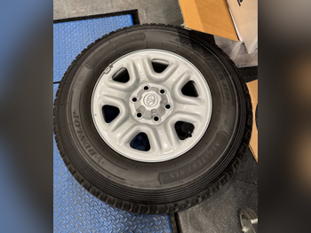 Tire & Rims Dunlop Made in United States of America (USA) /  4 Seasons  17"