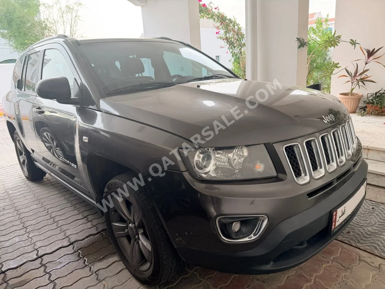 جييب  كومباس  نورث ايدشن  2017  اوتوماتيك  130,222 كم  4 سلندر  دفع رباعي  اس يو في  رمادي كاربيثيان