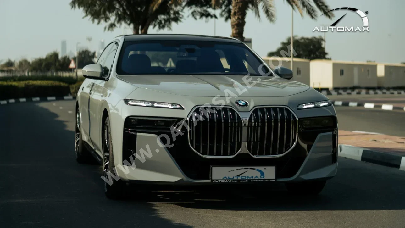 بي ام دبليو  الفئة - السابعة  760 اي  2026  اوتوماتيك  0 كم  8 سلندر  دفع كلي مستمر  سيدان  رمادي  تحت الضمان