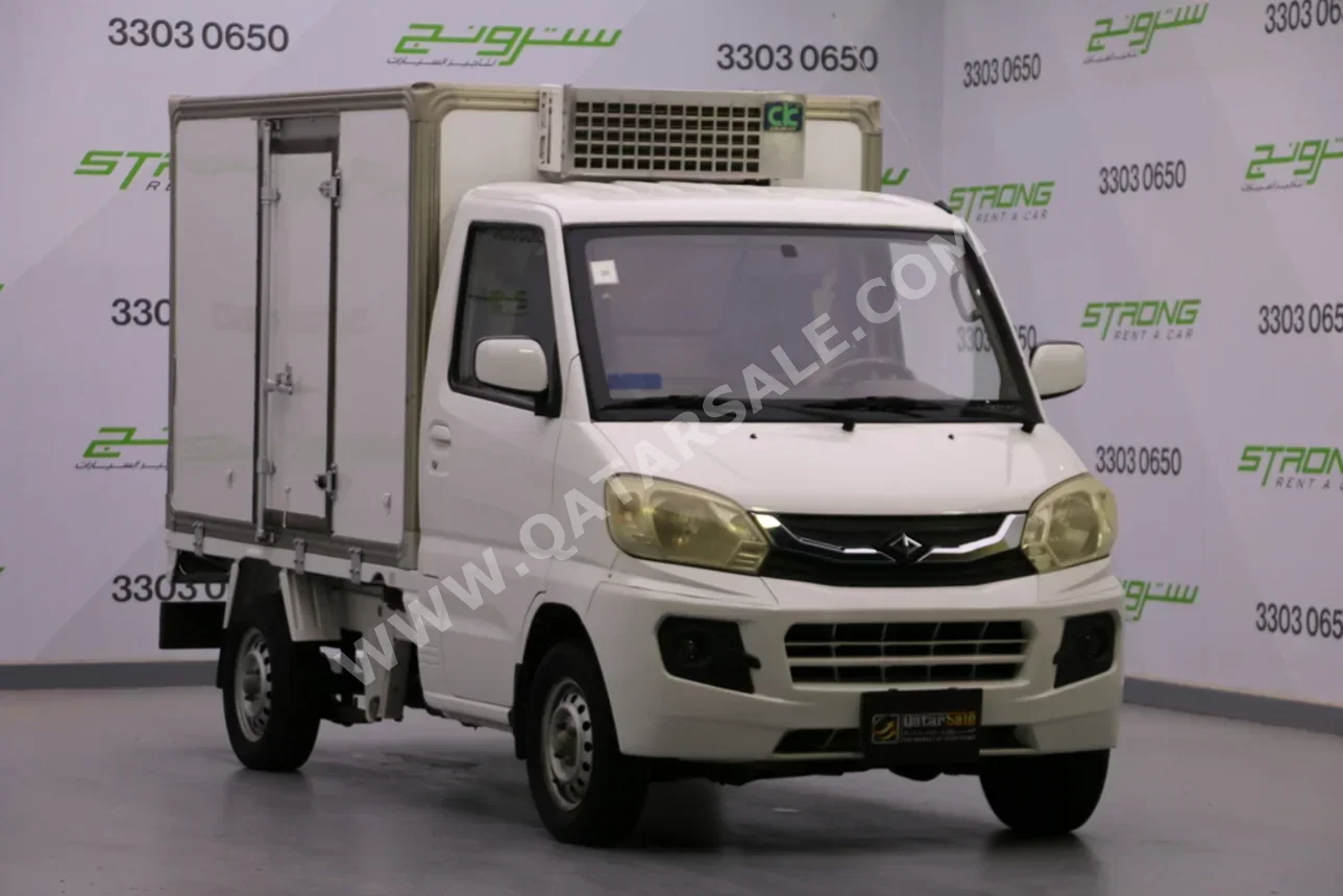 سي ام سي  CMC  2015  عادي  252,000 كم  4 سلندر  سحب امامي  فان \ باص  أبيض