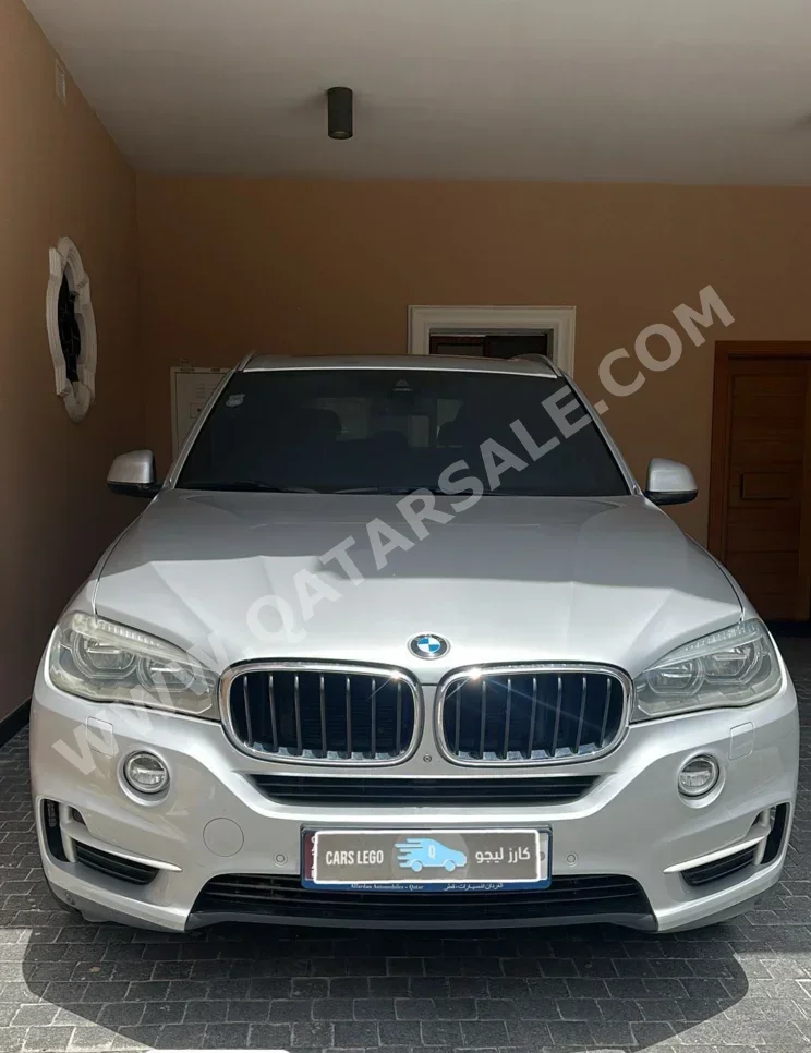 بي ام دبليو  الفئة - اكس  اكس 5  2016  اوتوماتيك  157,000 كم  6 سلندر  دفع رباعي  اس يو في  فضي  تحت الضمان