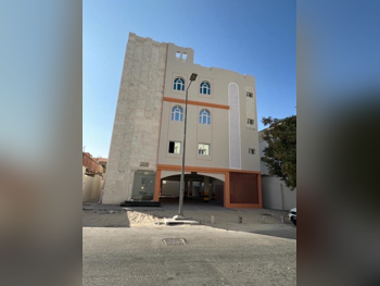 Buildings, Towers & Compounds - Family Residential  - Doha  - Fereej Bin Omran  For Sale