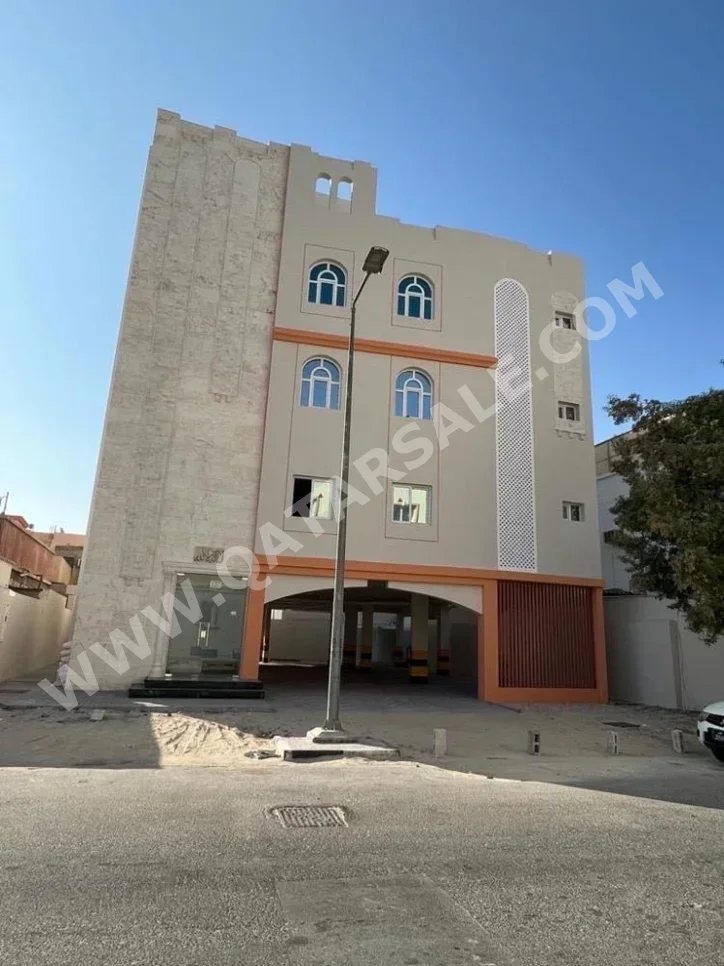 Buildings, Towers & Compounds - Family Residential  - Doha  - Fereej Bin Omran  For Sale