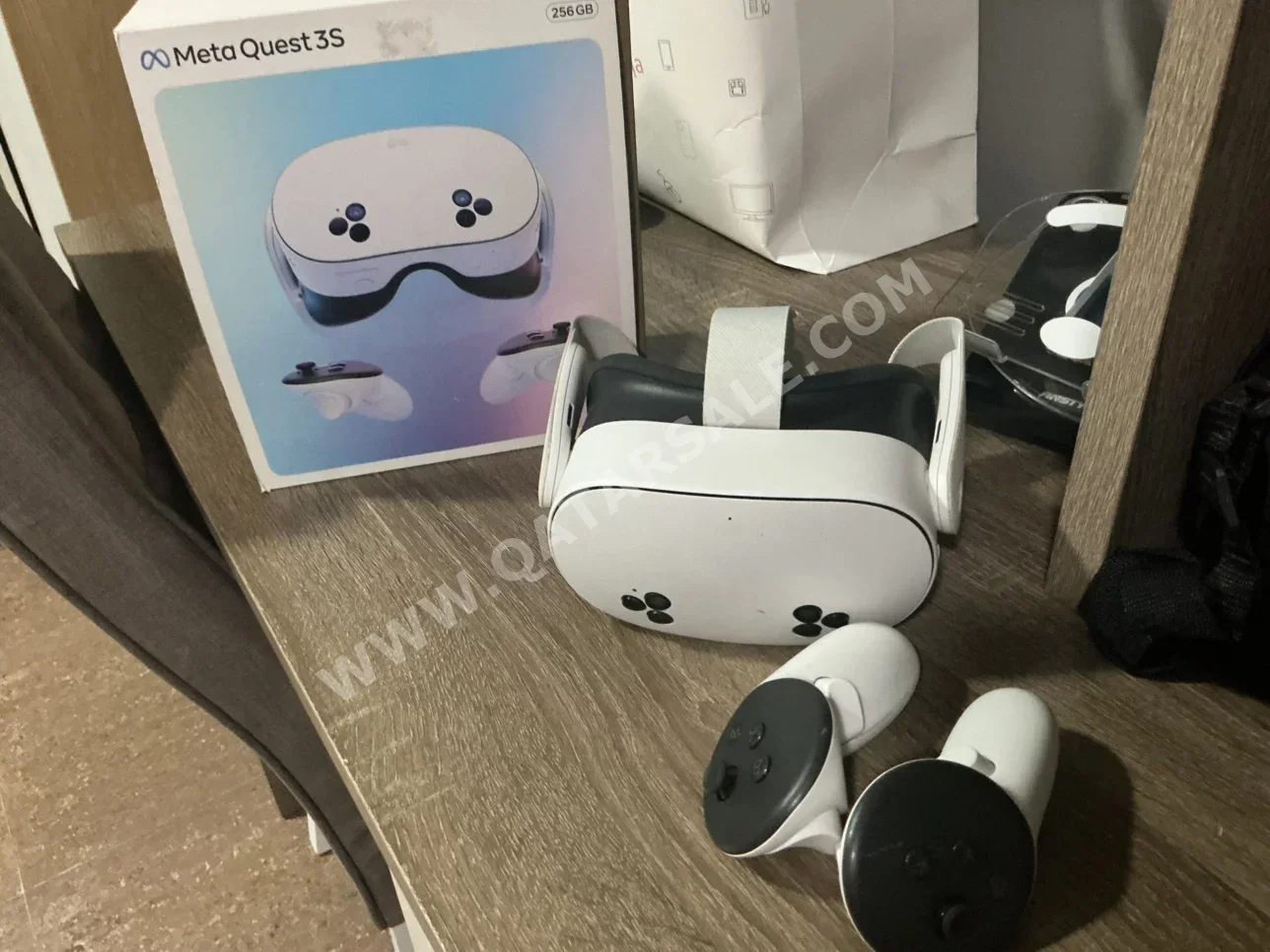 ميتا  - مستقل  لاسلكي  تشمل القبضات