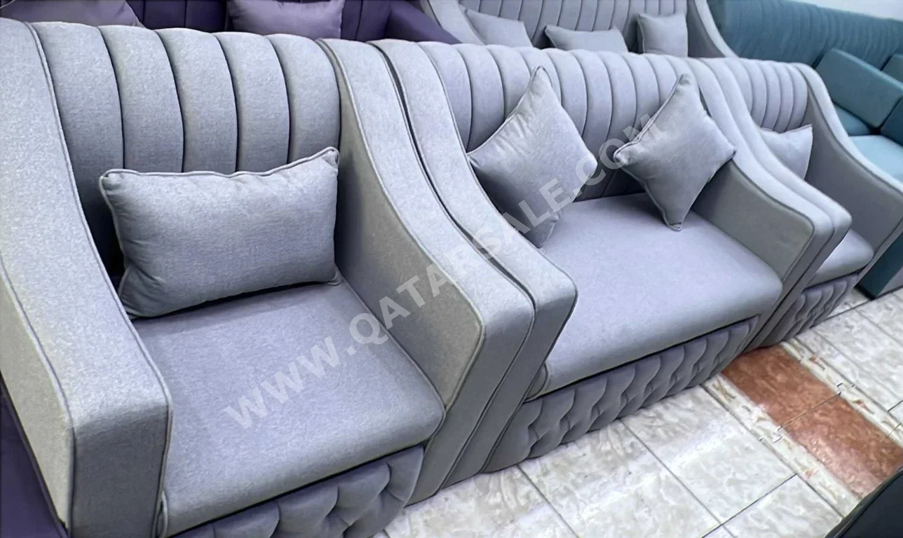 الأرائك والكنب والكراسي لايف ستايل  طقم كنب  - قماش  - اللون الرمادي