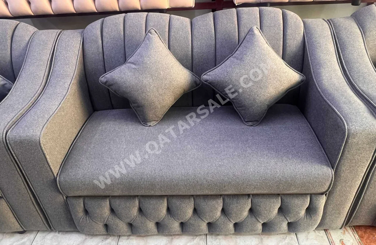 الأرائك والكنب والكراسي لايف ستايل  طقم كنب  - قماش  - اللون الرمادي