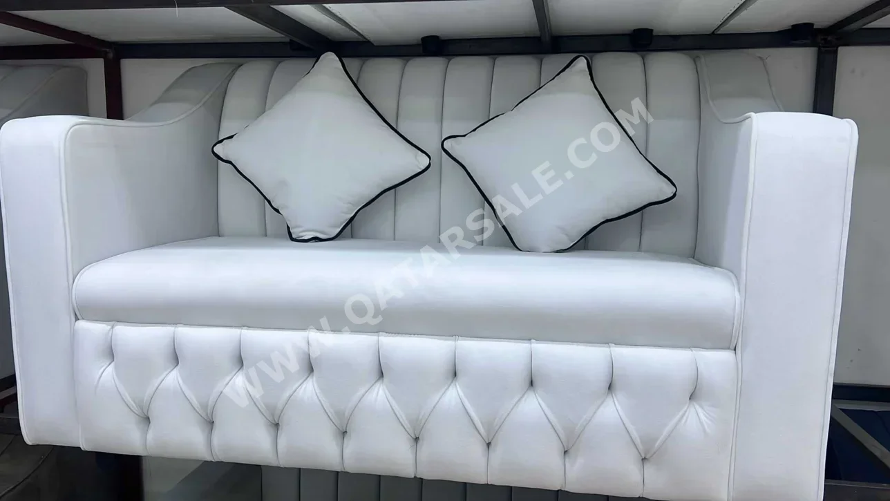 الأرائك والكنب والكراسي لايف ستايل  طقم كنب  - قماش  - أبيض