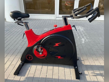 أجهزة اللياقة البدنية - دراجات التمرين