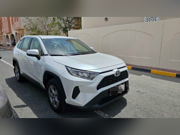 Toyota  Rav 4  2024  Automatic  20,400 Km  4 Cylinder  Four Wheel Drive (4WD)  SUV  White  With Warranty
