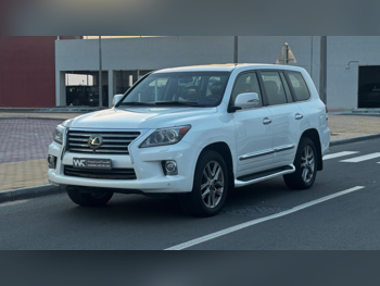 Lexus  LX  570  2013  Automatic  588,000 Km  8 Cylinder  Four Wheel Drive (4WD)  SUV  White