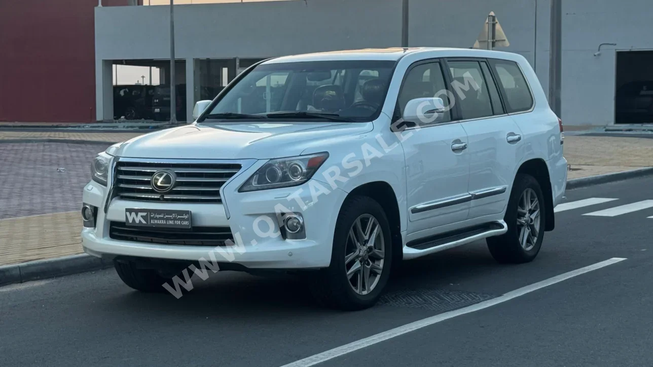 Lexus  LX  570  2013  Automatic  588,000 Km  8 Cylinder  Four Wheel Drive (4WD)  SUV  White