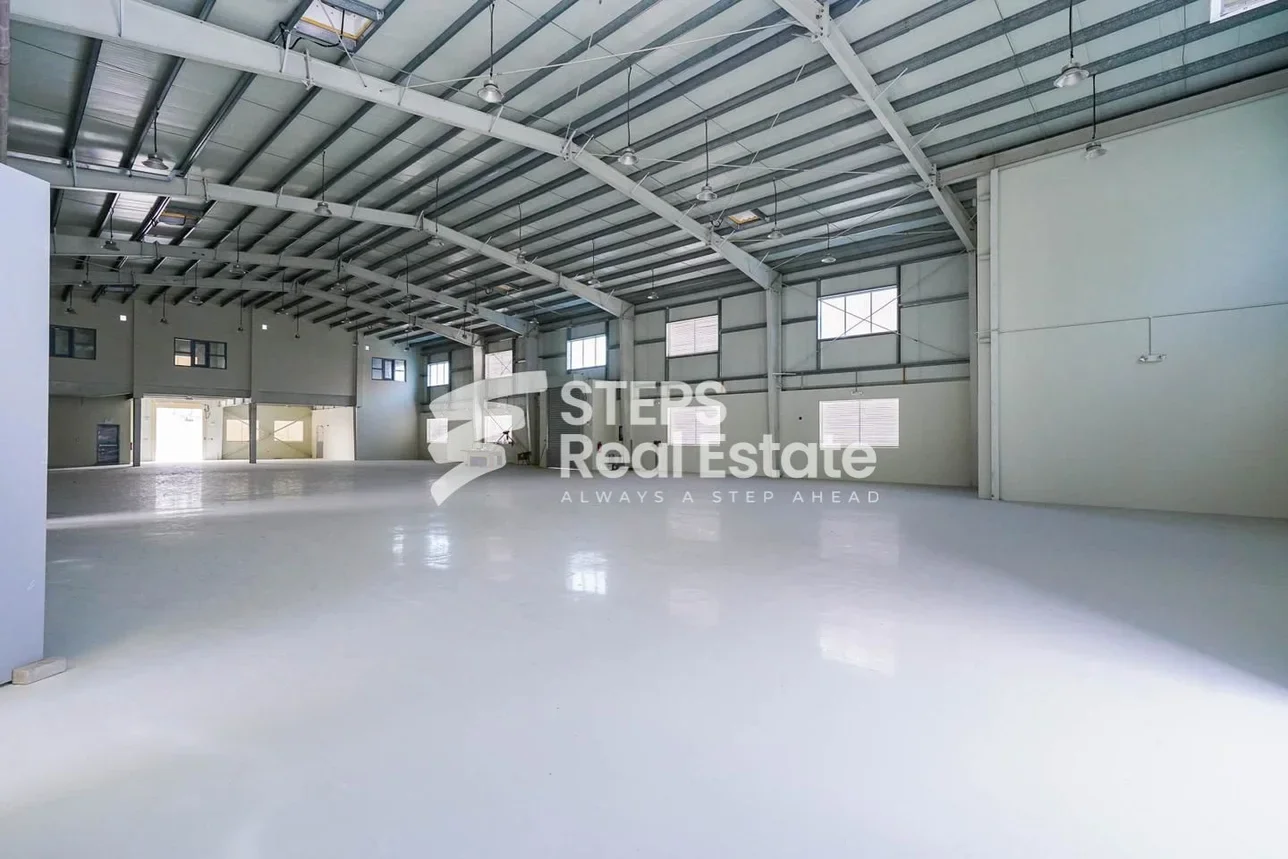 مخازن و مستودعات - الريان  - المنطقة الصناعية  -المساحة: 2500 متر مربع