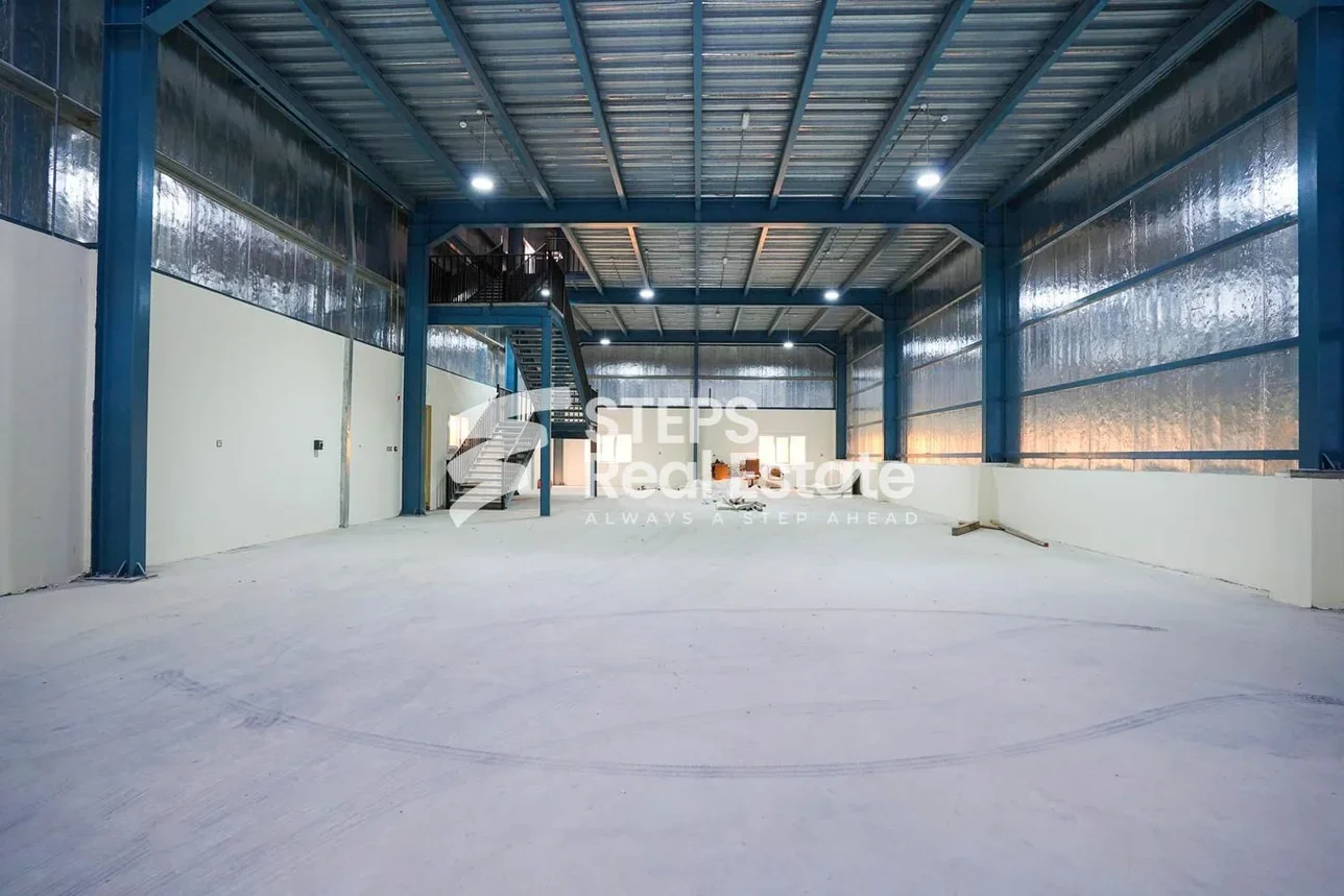 مخازن و مستودعات - الوكرة  - بركة العوامر  -المساحة: 2000 متر مربع