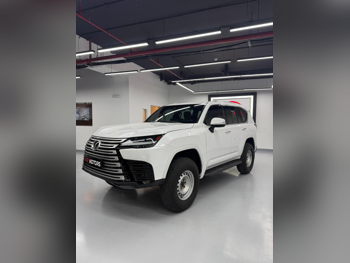 لكزس  ال اكس  600 لكجري  2023  اوتوماتيك  100,000 كم  6 سلندر  دفع كلي مستمر  اس يو في  أبيض