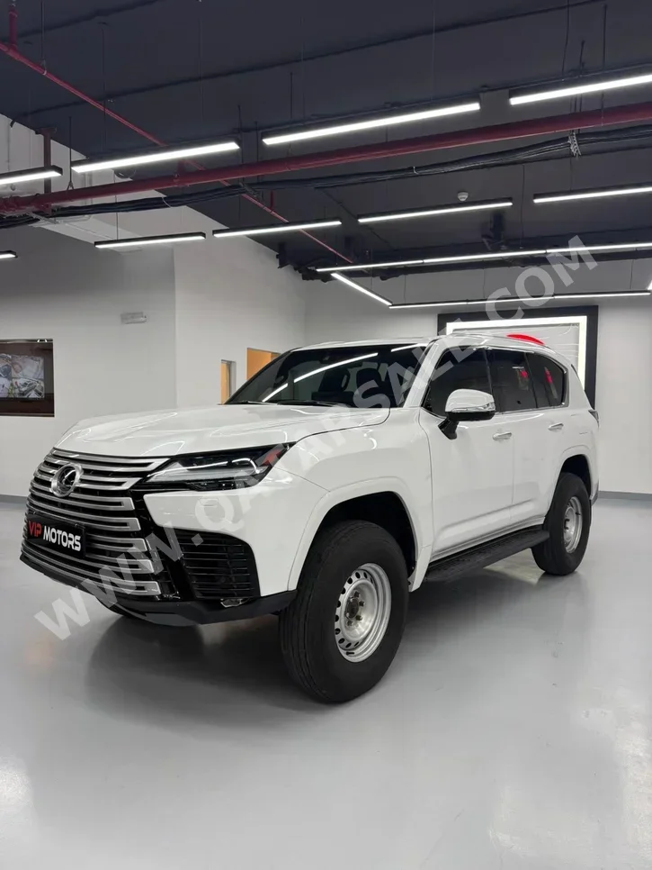 لكزس  ال اكس  600 لكجري  2023  اوتوماتيك  100,000 كم  6 سلندر  دفع كلي مستمر  اس يو في  أبيض