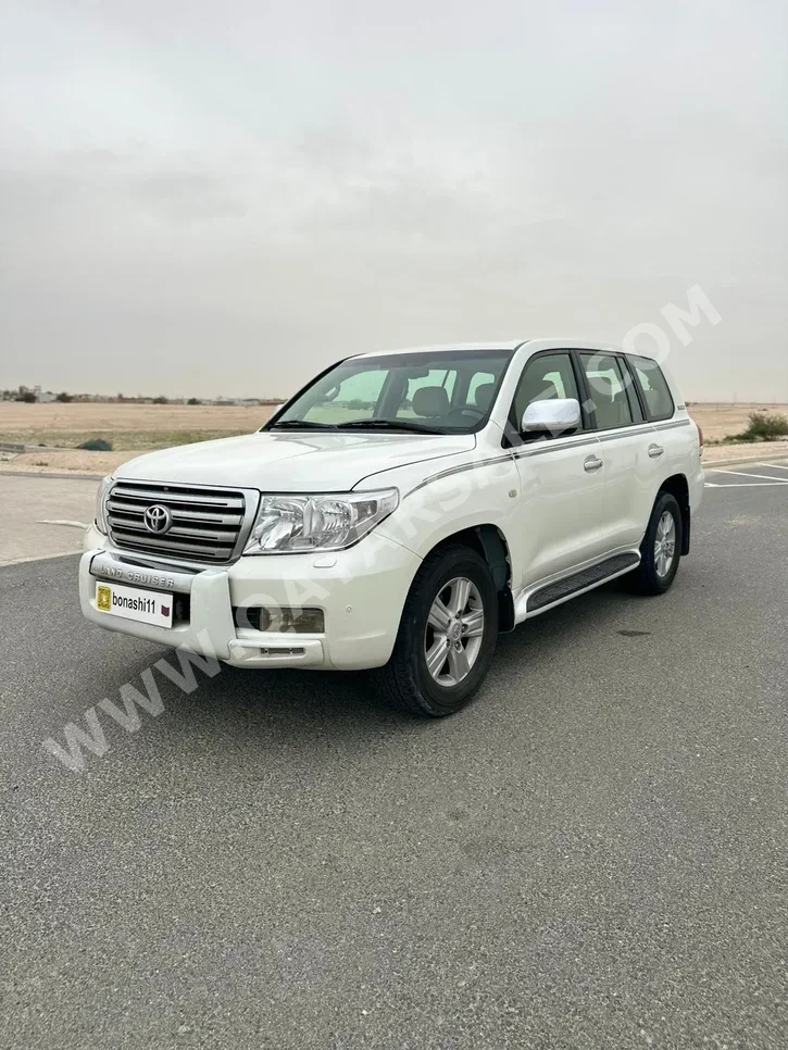 Toyota  Land Cruiser  VXR  2011  Automatic  404,000 Km  8 Cylinder  Four Wheel Drive (4WD)  SUV  White