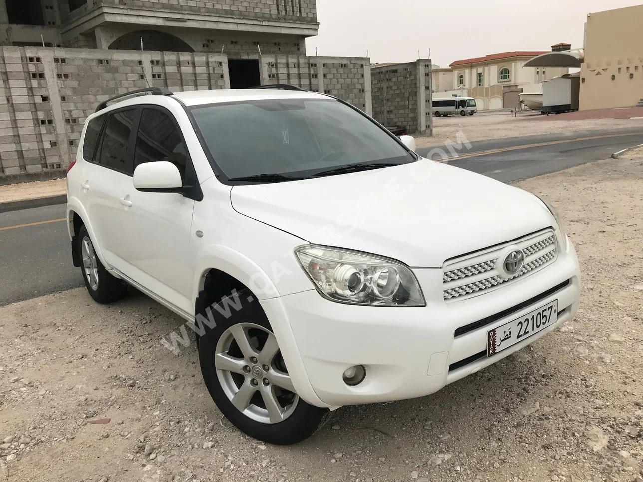 Toyota  Rav 4  2008  Automatic  183,000 Km  4 Cylinder  Four Wheel Drive (4WD)  SUV  White