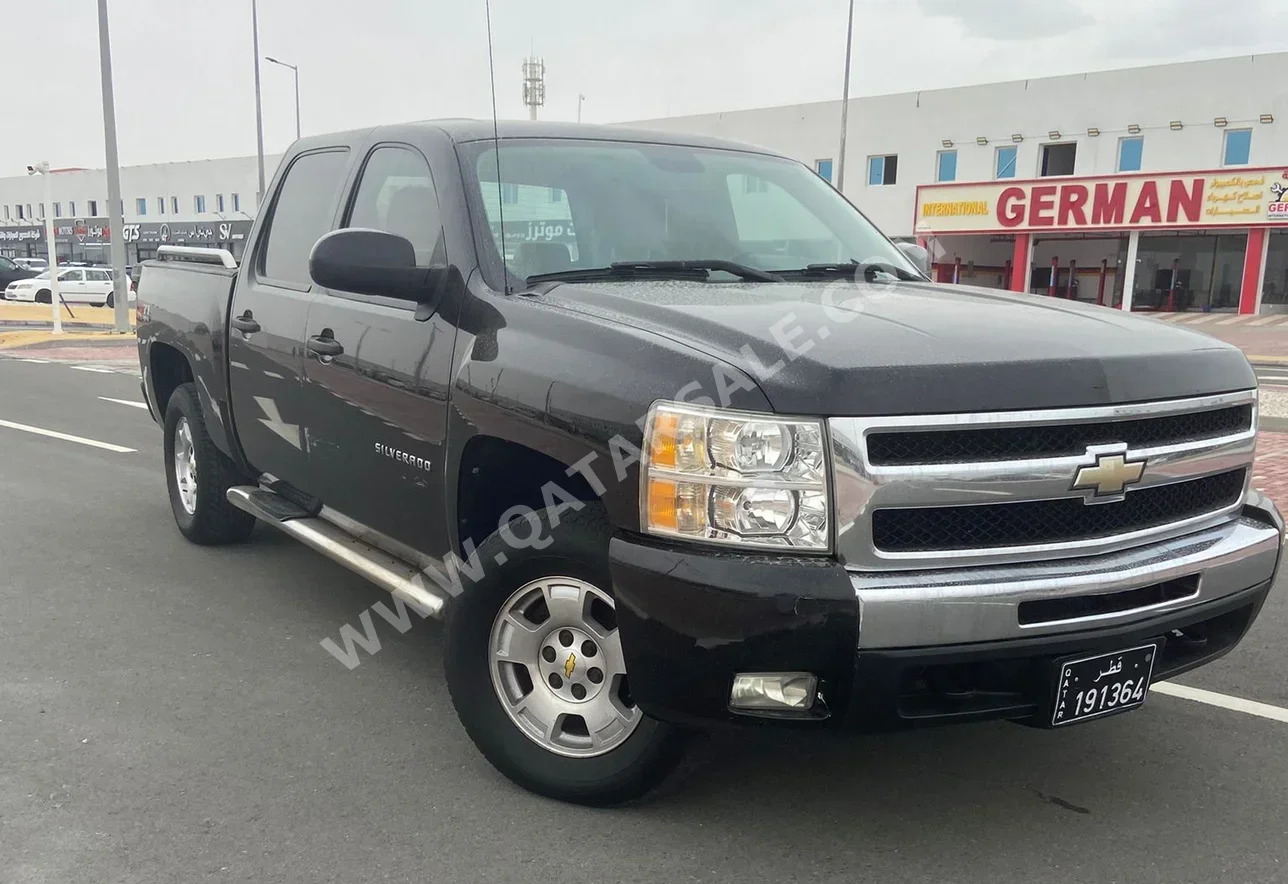 شفروليه  سلفرادو  ال تي  2011  اوتوماتيك  290,000 كم  8 سلندر  دفع رباعي  بيكب  أسود