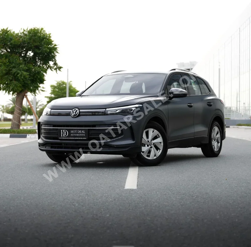 فوكس واغن  تيغوان  2025  اوتوماتيك  3,500 كم  4 سلندر  دفع رباعي  اس يو في  رمادي  تحت الضمان