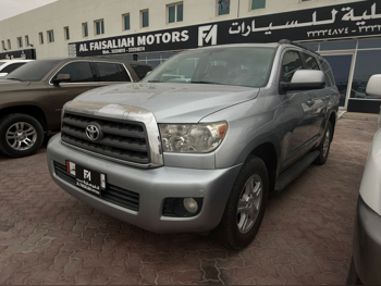 Toyota  Sequoia  SR5  2015  Automatic  182,000 Km  8 Cylinder  Four Wheel Drive (4WD)  SUV  Gray