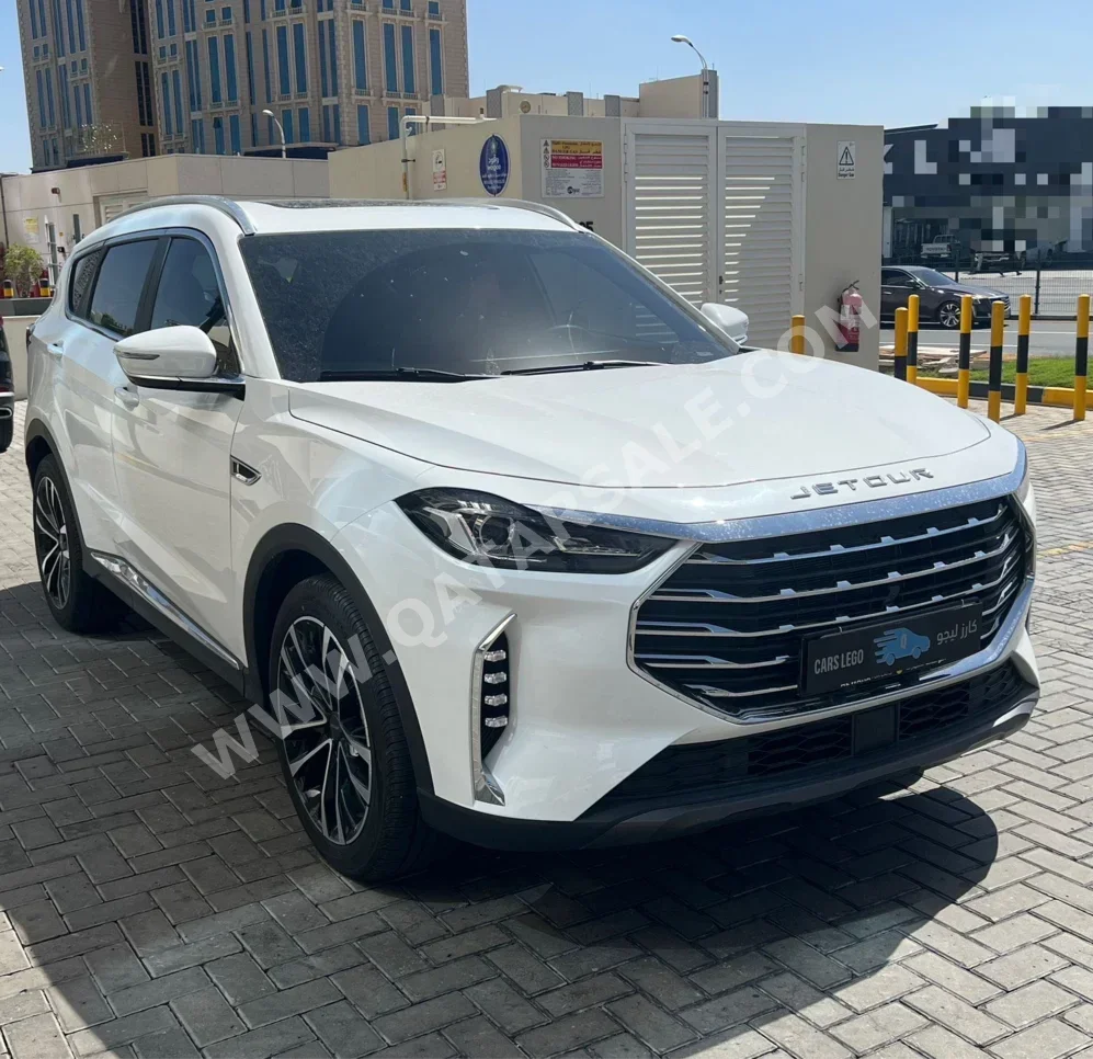 Jetour  X70  Plus  2025  Automatic  4,700 Km  4 Cylinder  Front Wheel Drive (FWD)  SUV  White  With Warranty