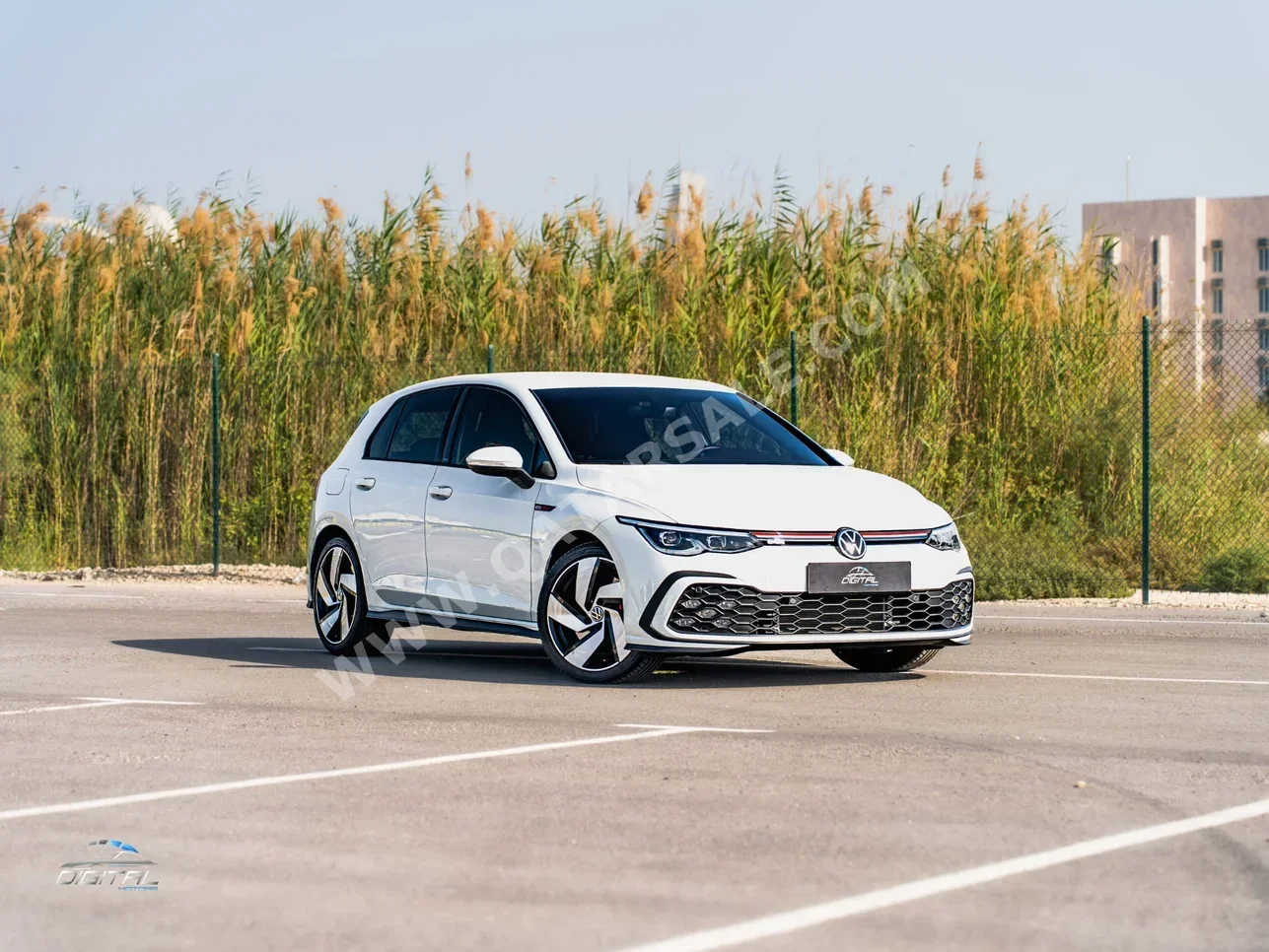 فوكس واغن  غولف  جي تي اي  2023  اوتوماتيك  45,900 كم  4 سلندر  سحب امامي  هاتشباك  أبيض