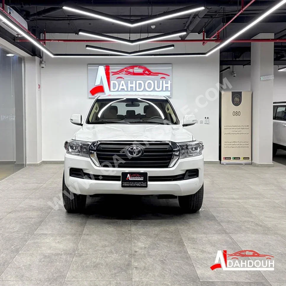 Toyota  Land Cruiser  GX  2017  Automatic  133,000 Km  6 Cylinder  Four Wheel Drive (4WD)  SUV  White