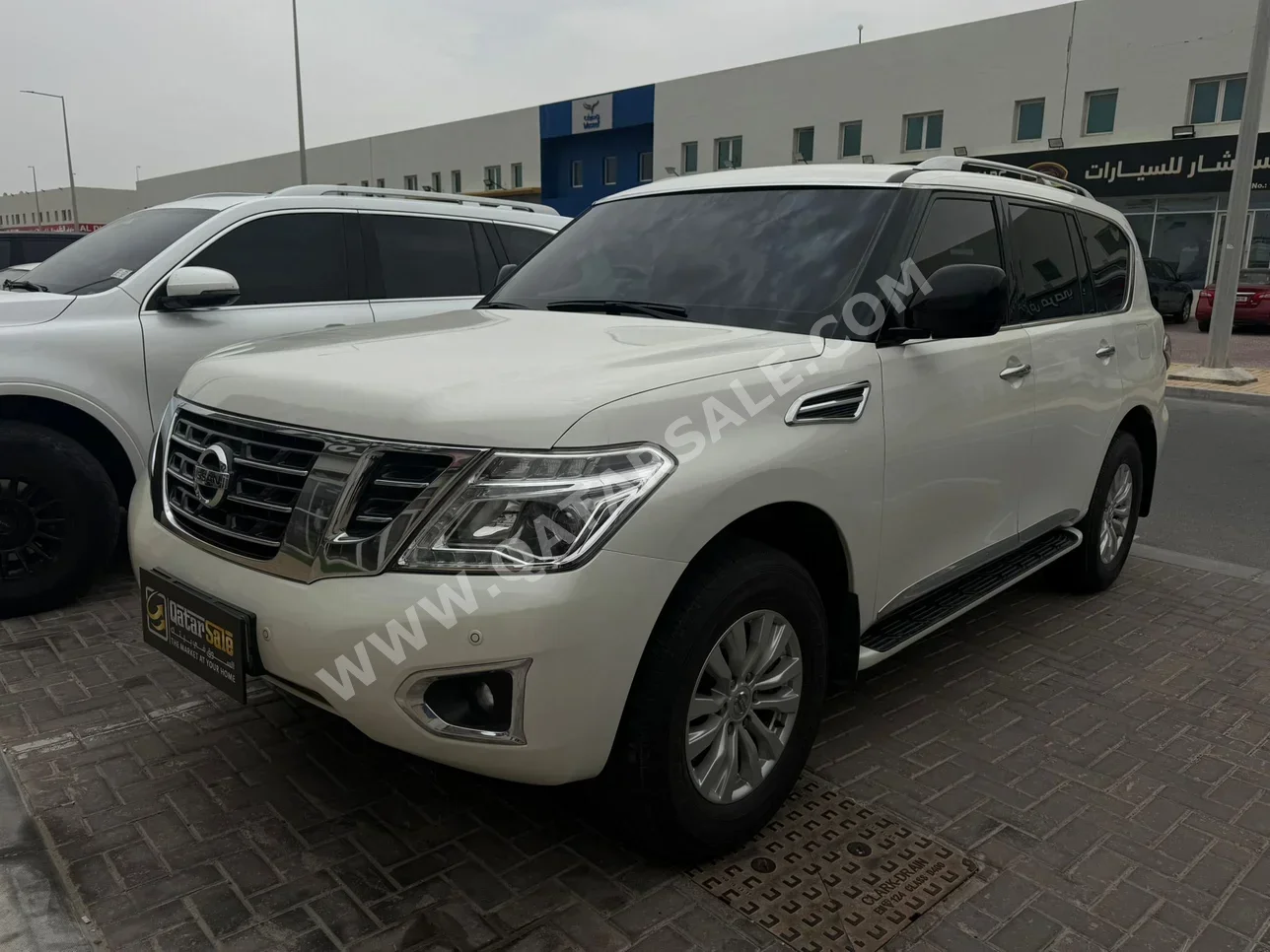 نيسان  باترول  اس اي  2017  اوتوماتيك  260,000 كم  8 سلندر  دفع رباعي  اس يو في  أبيض