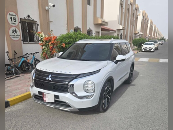 ميتسوبيشي  أوت لاندر  اتش ال  2024  اوتوماتيك  48,000 كم  4 سلندر  دفع خلفي  اس يو في  أبيض  تحت الضمان