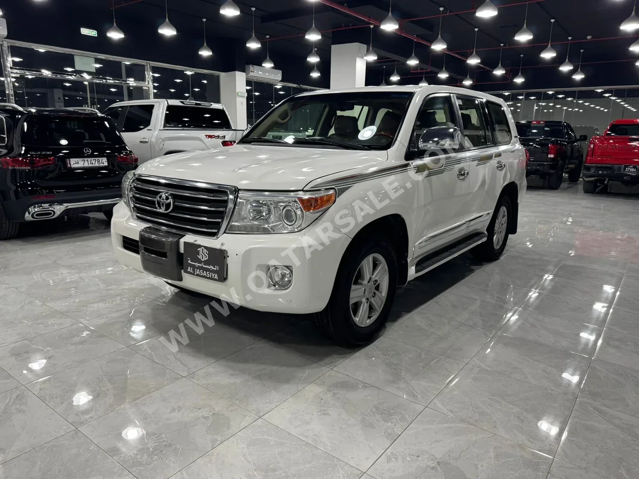 Toyota  Land Cruiser  GXR  2014  Automatic  249,000 Km  8 Cylinder  Four Wheel Drive (4WD)  SUV  White