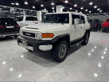 Toyota  FJ Cruiser  2013  Automatic  314,000 Km  6 Cylinder  Four Wheel Drive (4WD)  SUV  White