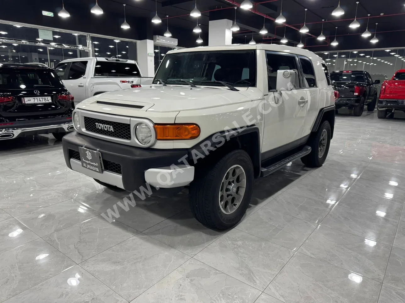 Toyota  FJ Cruiser  2013  Automatic  314,000 Km  6 Cylinder  Four Wheel Drive (4WD)  SUV  White