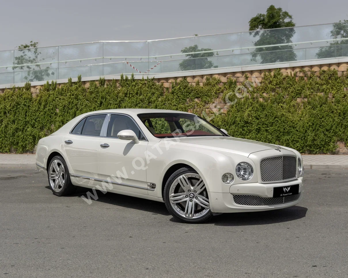 Bentley  Mulsanne  2011  Automatic  47,000 Km  8 Cylinder  All Wheel Drive (AWD)  Sedan  Pearl