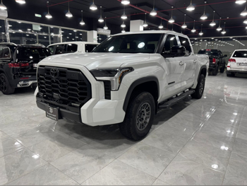 Toyota  Tundra  TRD  2025  Automatic  3,000 Km  8 Cylinder  Four Wheel Drive (4WD)  Pick Up  White  With Warranty