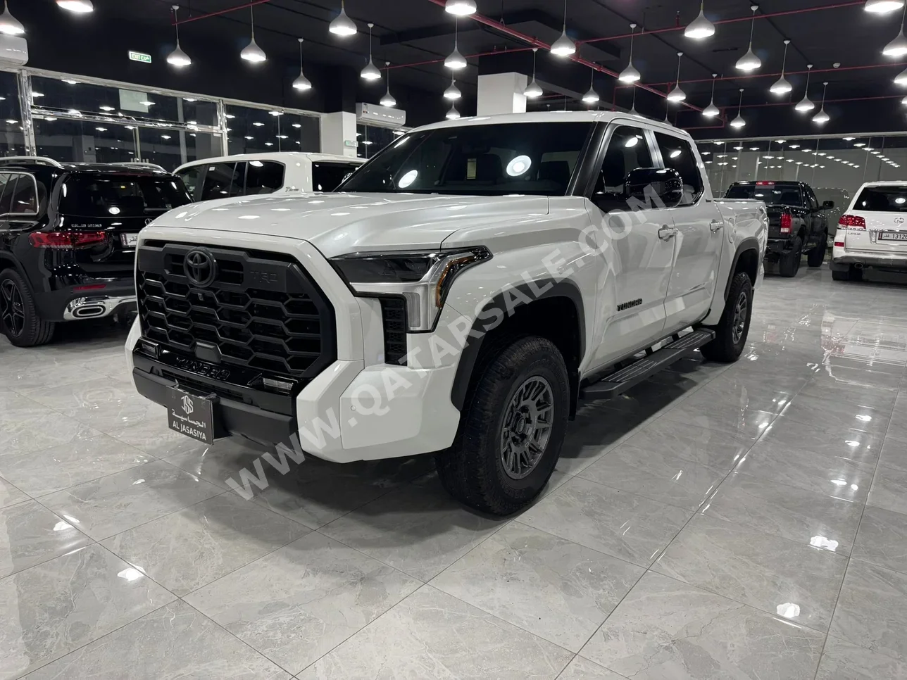 Toyota  Tundra  TRD  2025  Automatic  3,000 Km  8 Cylinder  Four Wheel Drive (4WD)  Pick Up  White  With Warranty