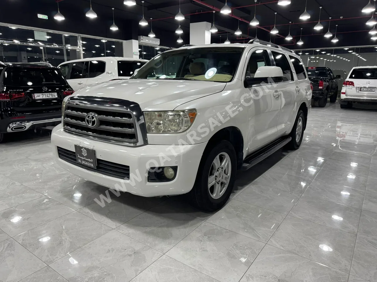 Toyota  Sequoia  SR5  2015  Automatic  319,000 Km  8 Cylinder  Four Wheel Drive (4WD)  SUV  White