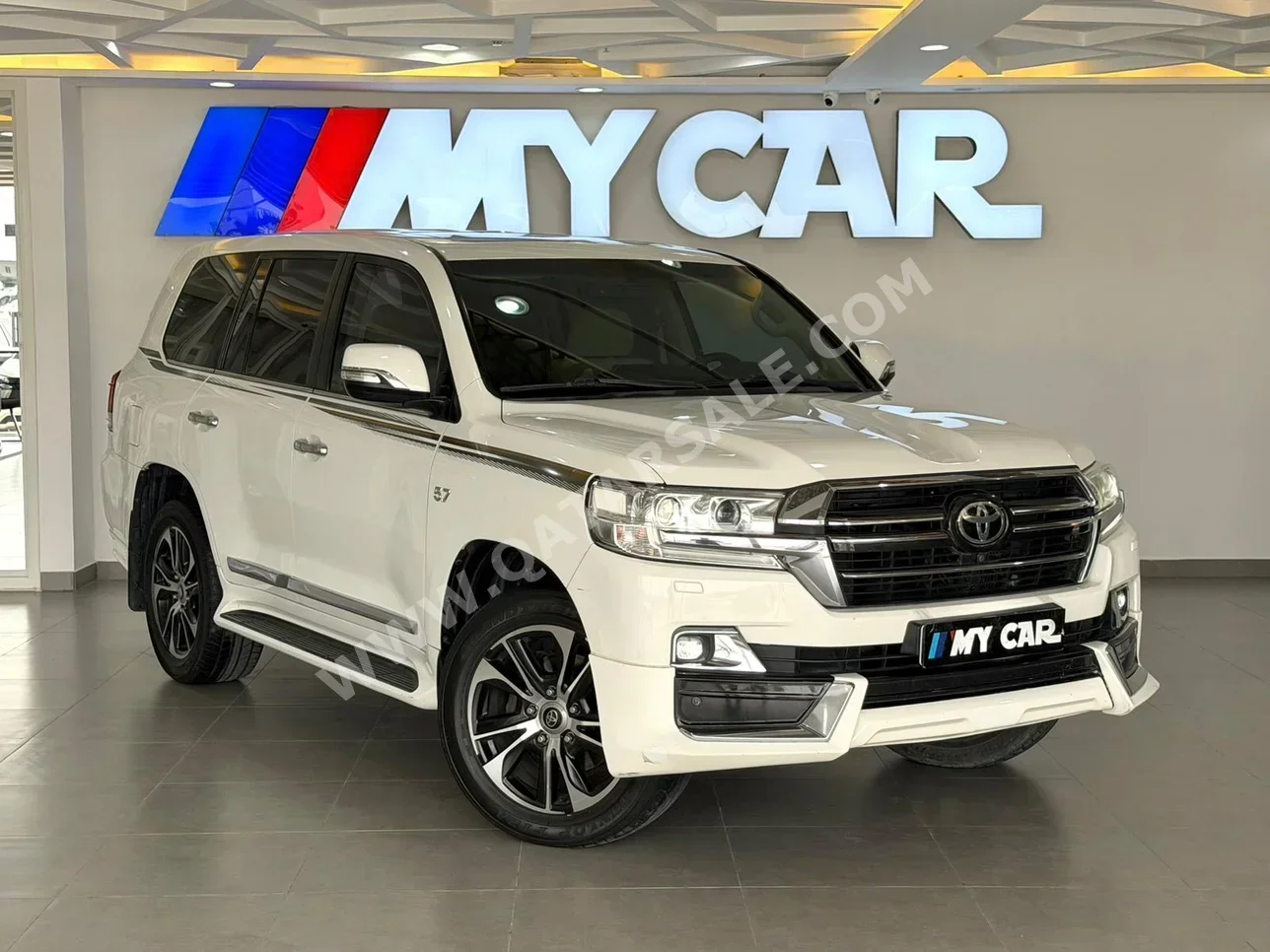 Toyota  Land Cruiser  VXR  2017  Automatic  156,000 Km  8 Cylinder  Four Wheel Drive (4WD)  SUV  White