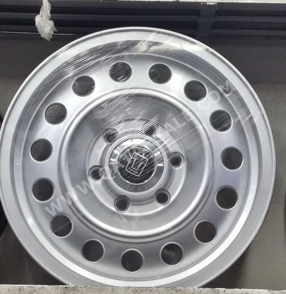 العجلات والجنوط (الرنقات) صنع في الصين \  4 مواسم  تشمل الرنق  17"