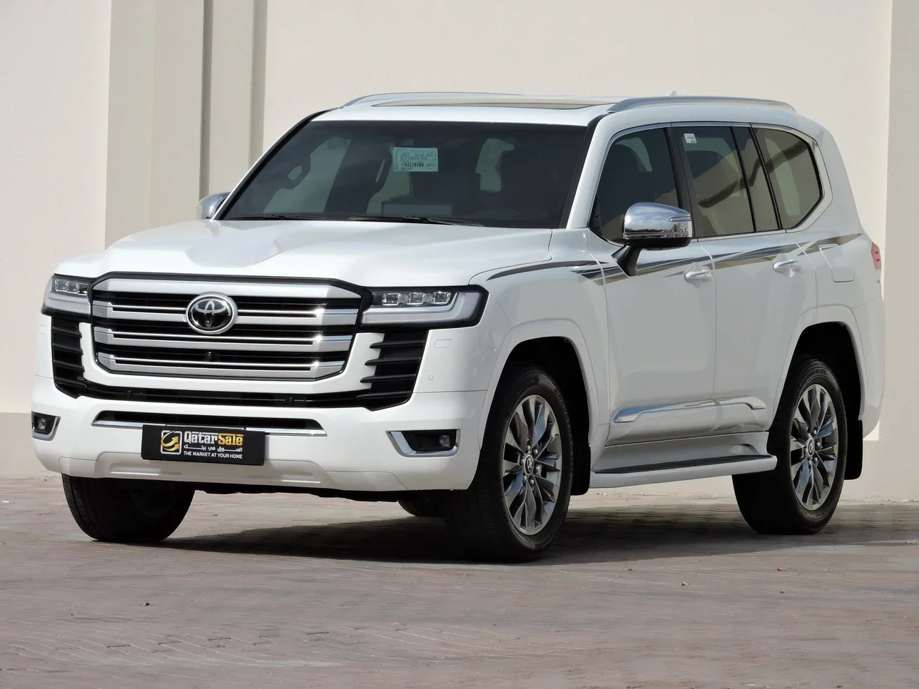 Toyota  Land Cruiser  VXR Twin Turbo  2024  Automatic  12,000 Km  6 Cylinder  Four Wheel Drive (4WD)  SUV  White  With Warranty