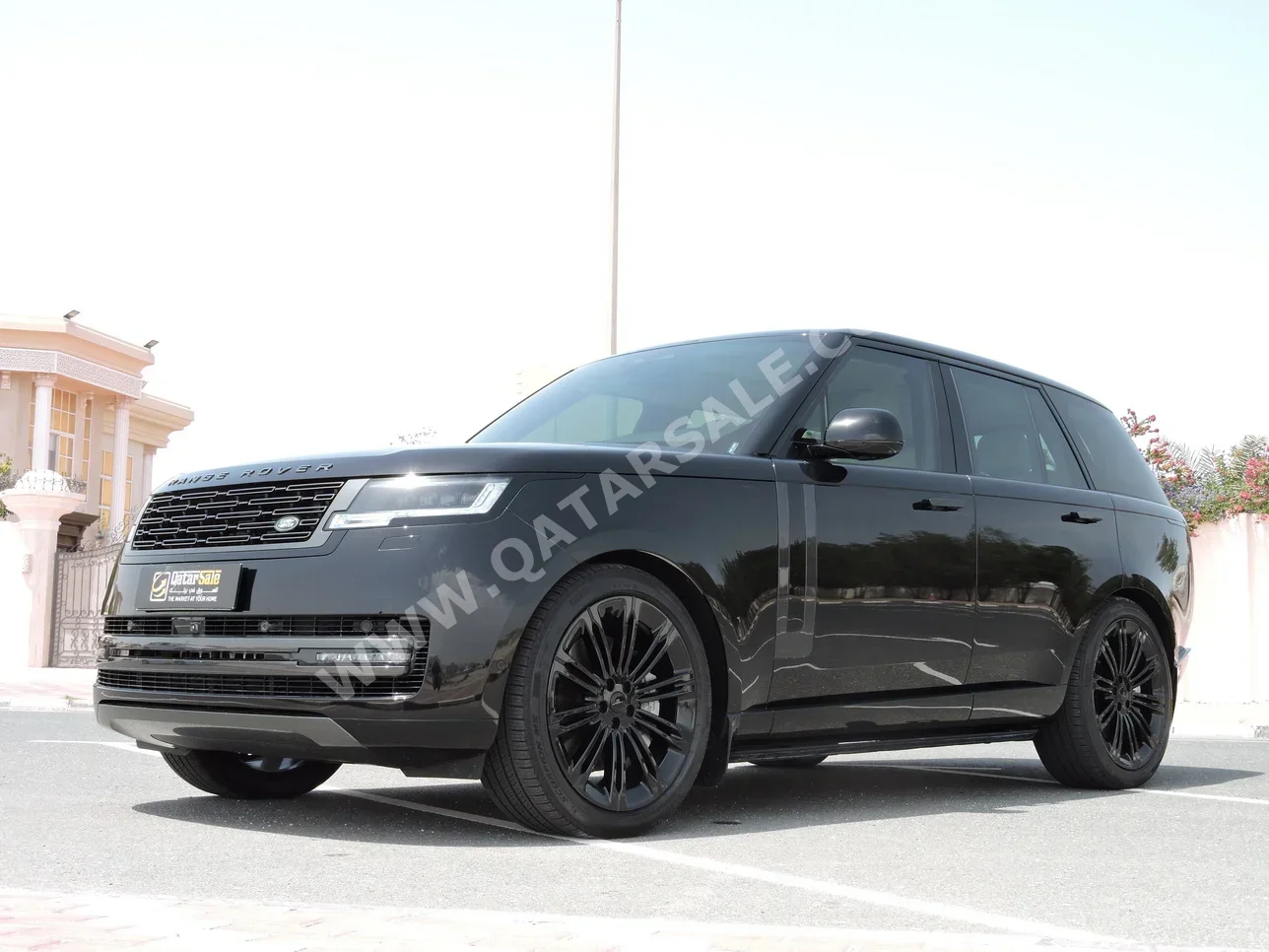 لاند روفر  رنج روفر  فوج اتش اس اي  2026  اوتوماتيك  1,217 كم  8 سلندر  دفع رباعي  اس يو في  أسود  تحت الضمان