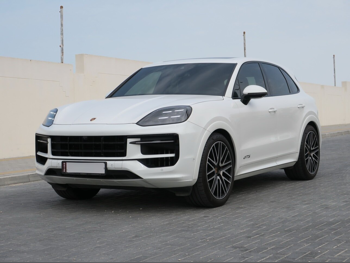 بورش  كيان  جي تي اس  2025  اوتوماتيك  10,000 كم  8 سلندر  دفع رباعي  اس يو في  أبيض  تحت الضمان