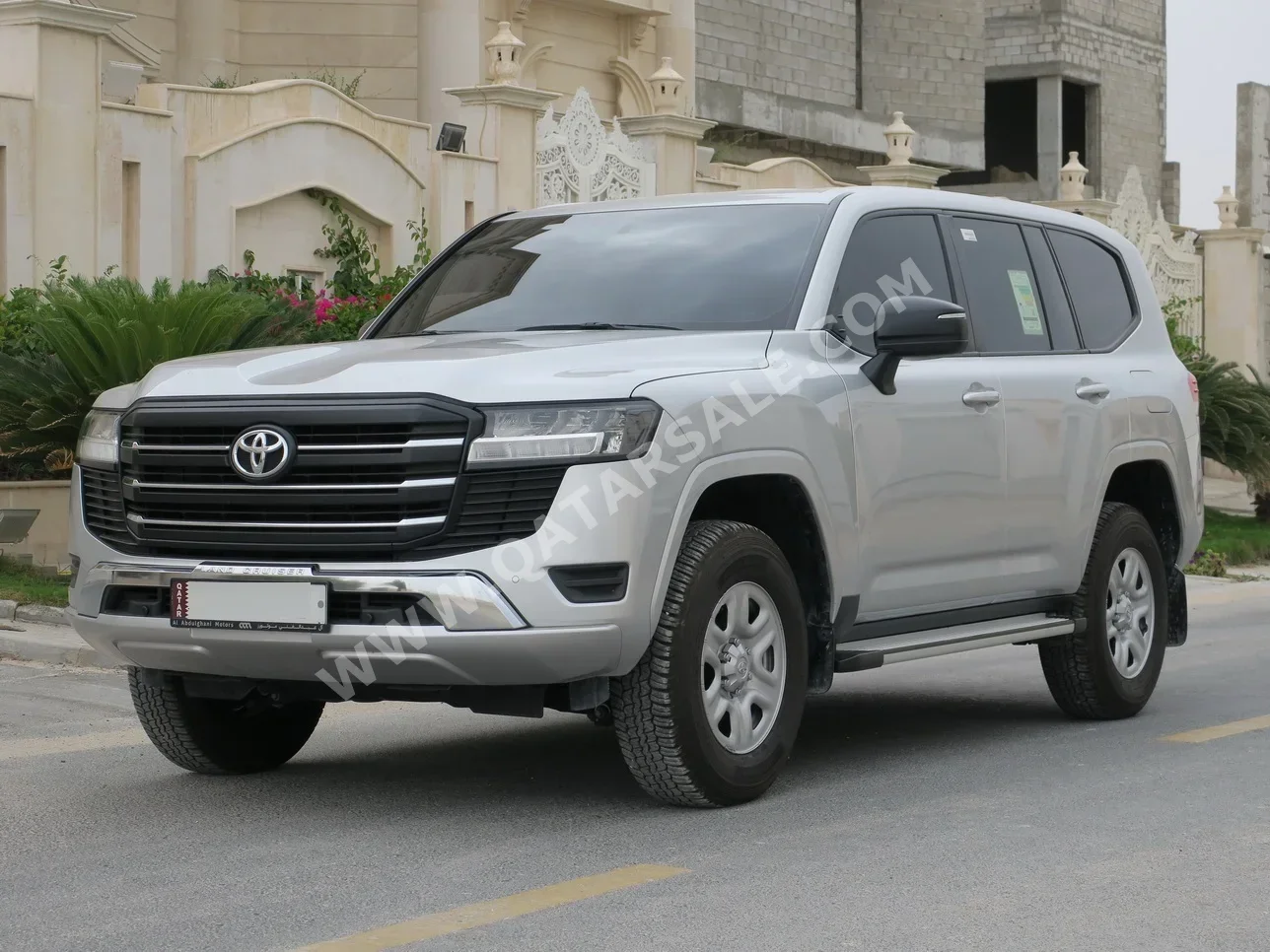 تويوتا  لاند كروزر  جي اكس  2024  اوتوماتيك  28,000 كم  6 سلندر  دفع رباعي  اس يو في  فضي  تحت الضمان