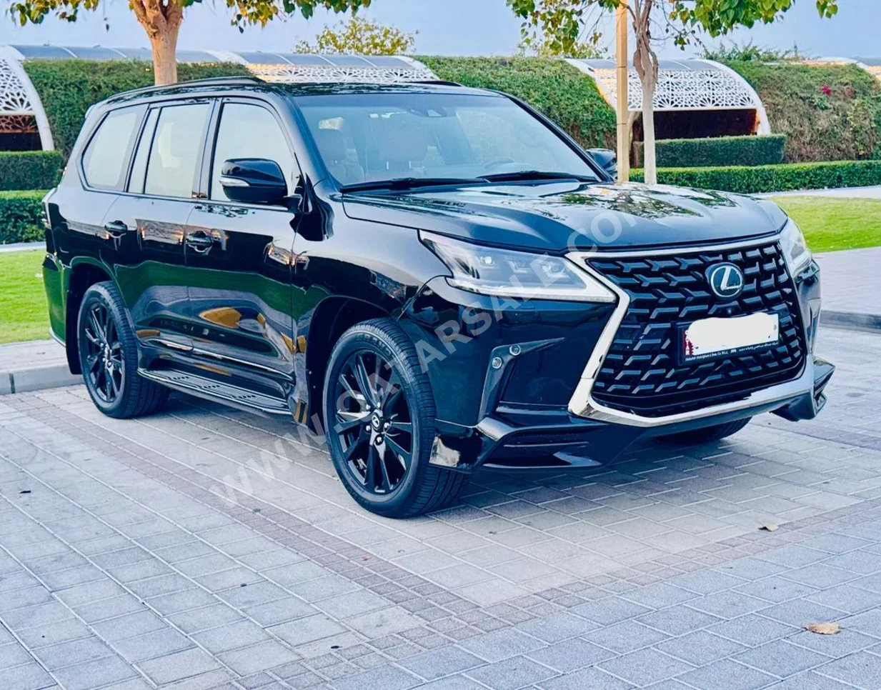 Lexus  LX  570 S Black Edition  2020  Automatic  186,000 Km  8 Cylinder  Four Wheel Drive (4WD)  SUV  Black