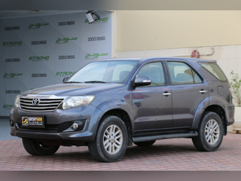Toyota  Fortuner  SR5  2014  Automatic  400,000 Km  4 Cylinder  Four Wheel Drive (4WD)  SUV  Gray