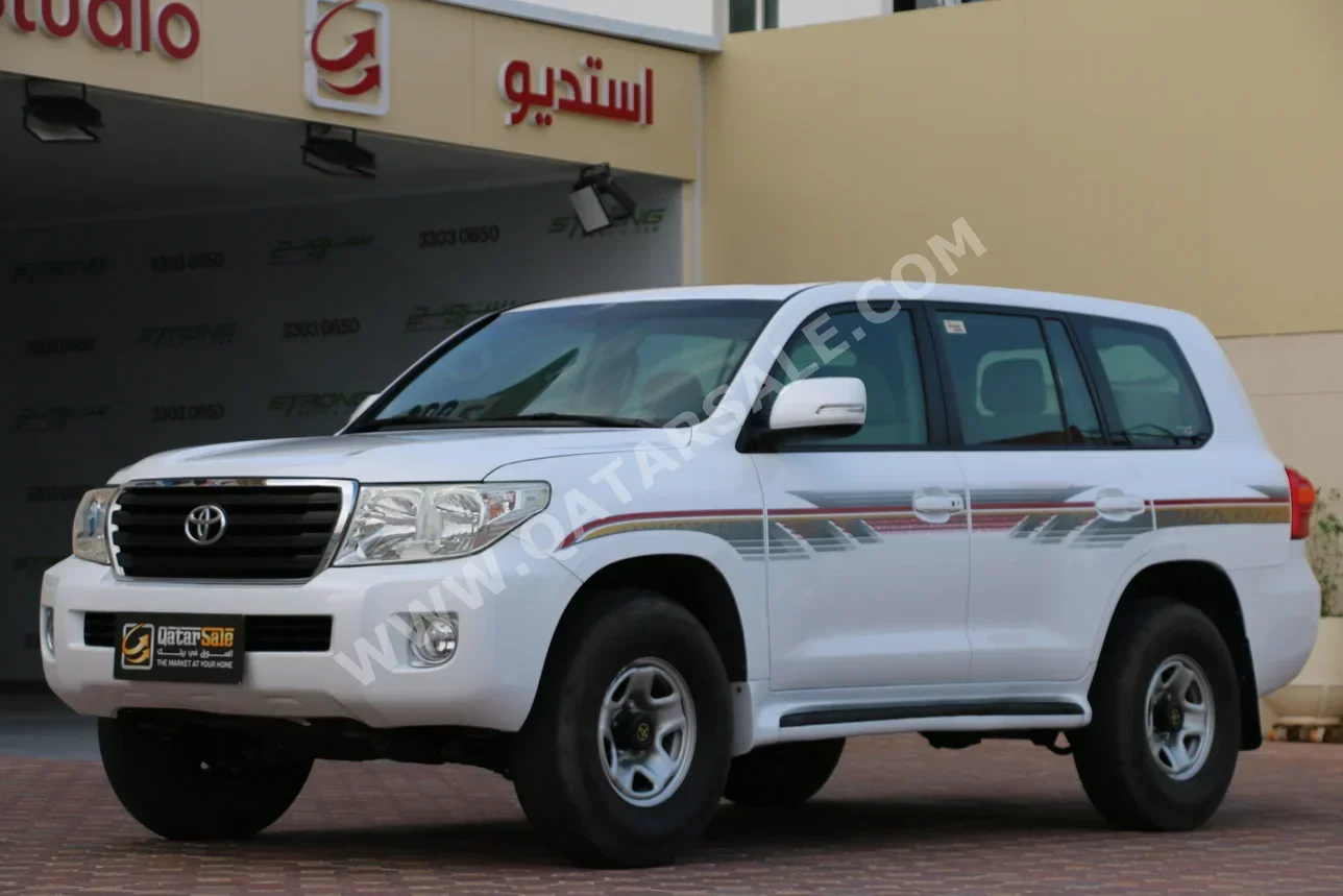 تويوتا  لاند كروزر  جي اكس  2012  عادي  254,000 كم  6 سلندر  دفع رباعي  اس يو في  أبيض