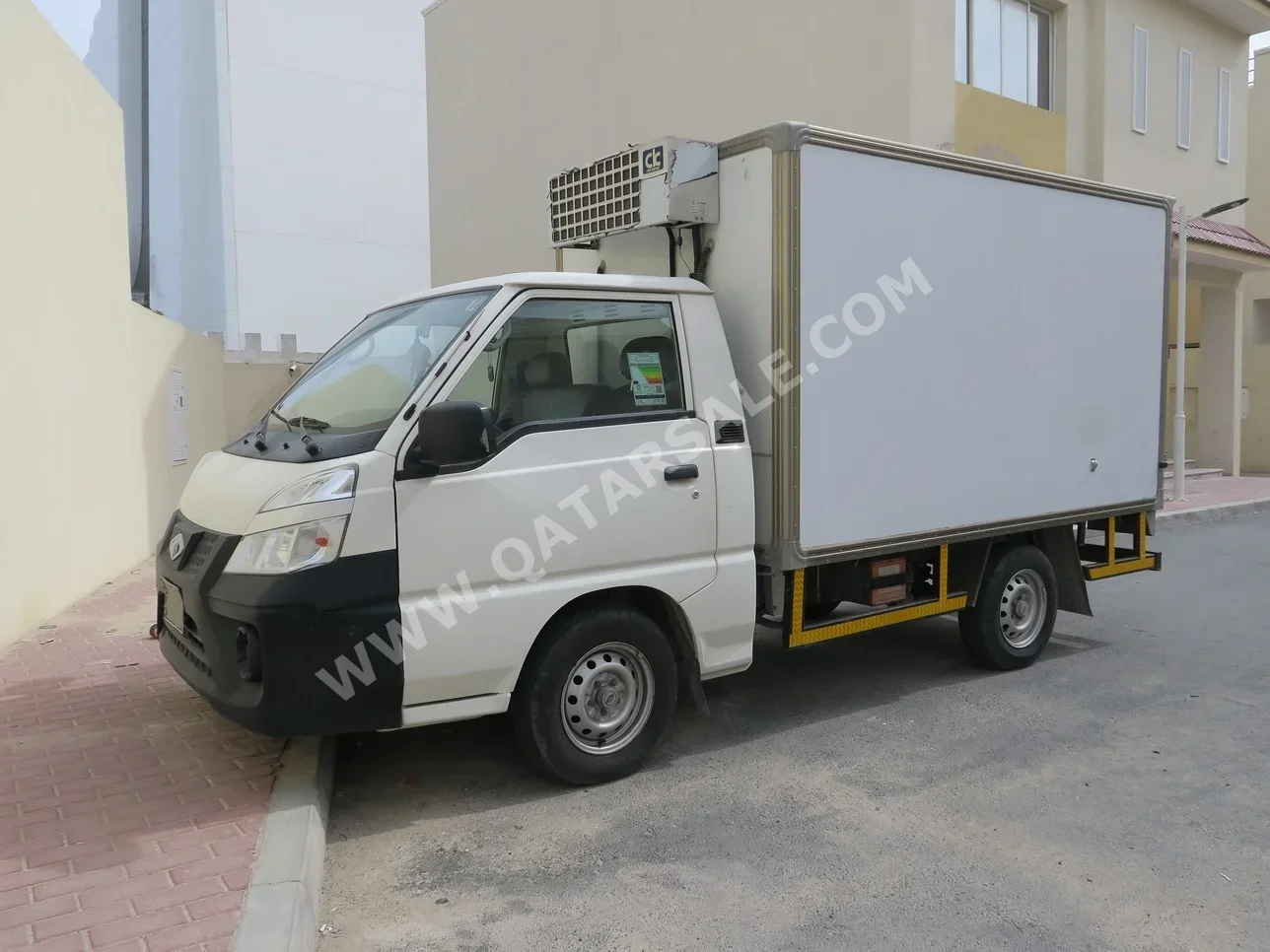 CMC  D270  2021  Manual  150 Km  4 Cylinder  Front Wheel Drive (FWD)  Fridge  White