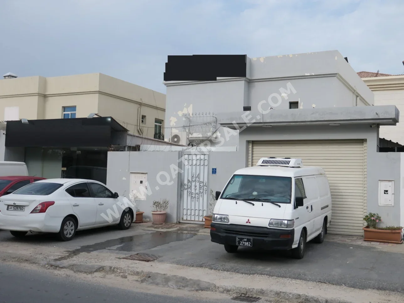 Commercial Shops - Fully Furnished  - Doha  For Sale  - Al Duhail